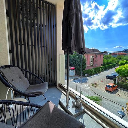 Azur Alegria Studio - Free Parking & Pool 산콘스탄틴앤헬레나 외부 사진