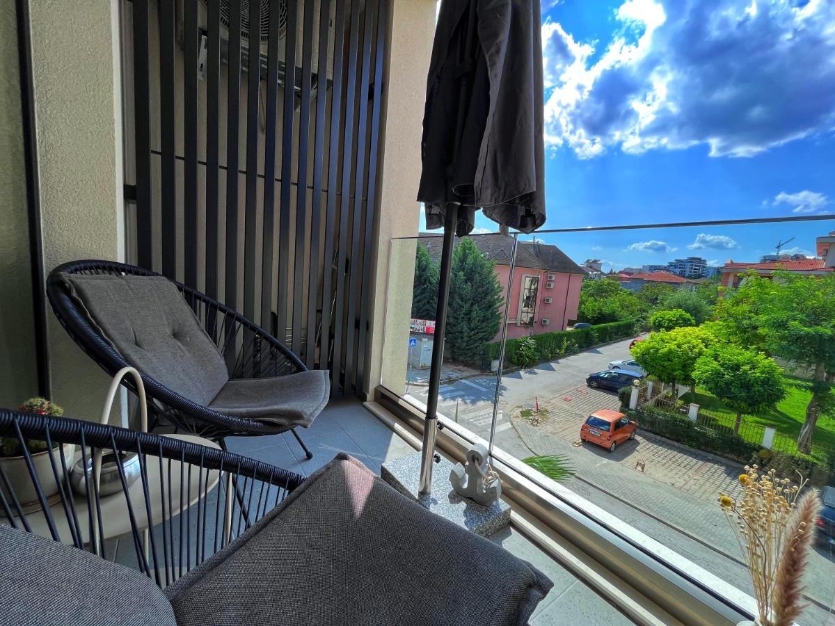 Azur Alegria Studio - Free Parking & Pool 산콘스탄틴앤헬레나 외부 사진